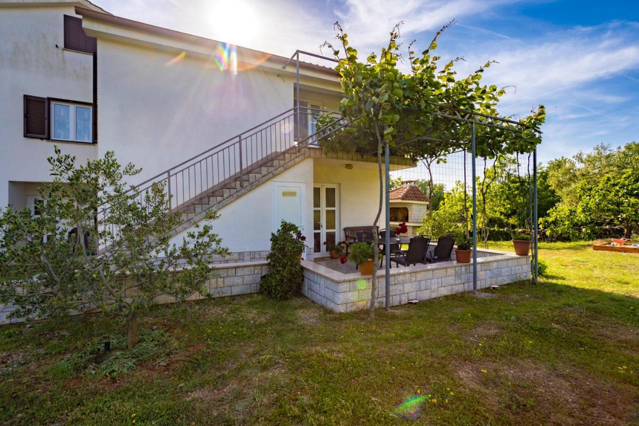 Apartments Sara Milohnici 외부 사진
