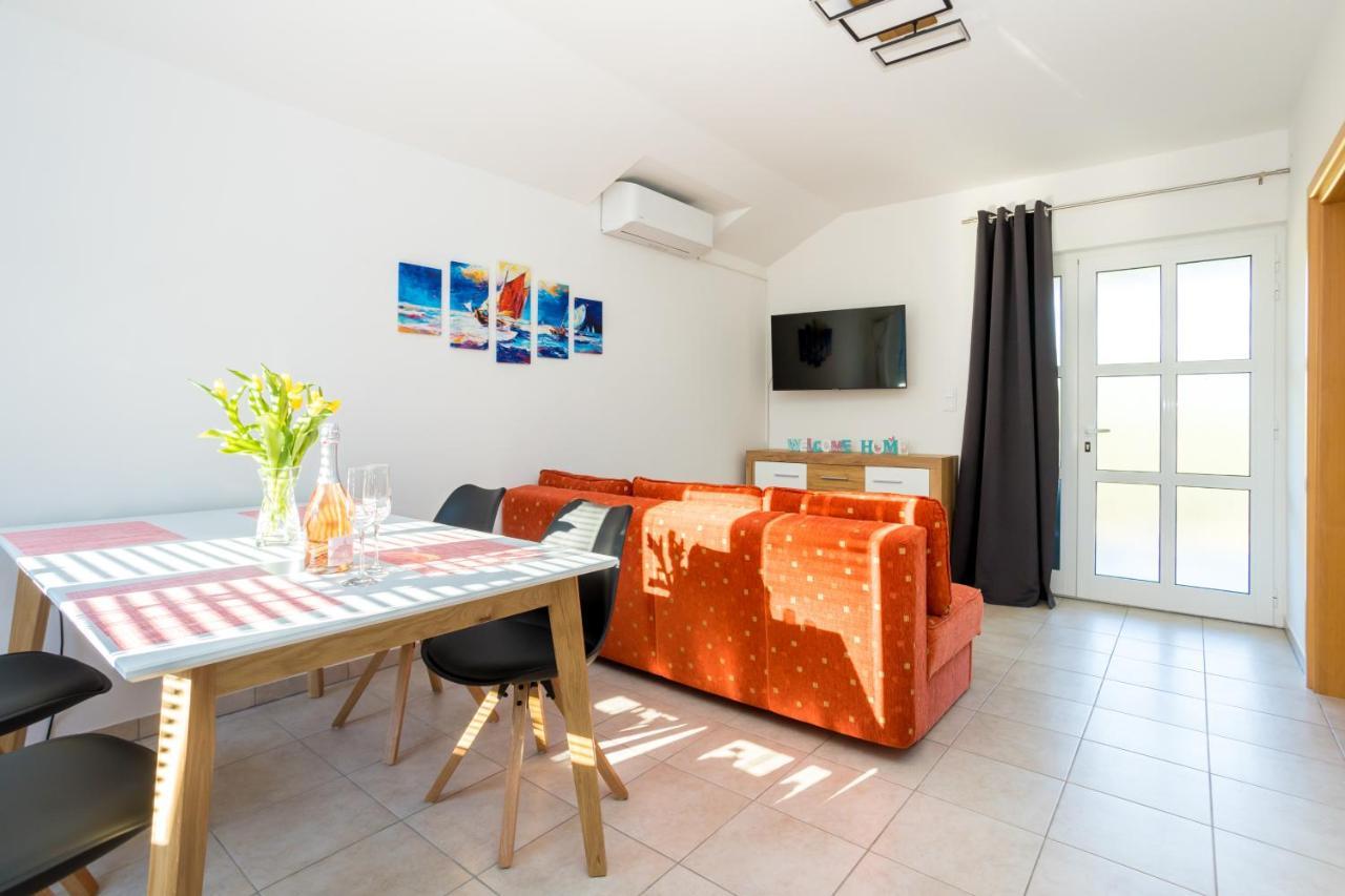 Apartments Sara Milohnici 외부 사진