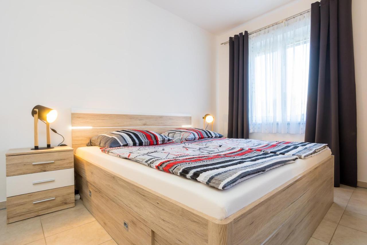 Apartments Sara Milohnici 외부 사진